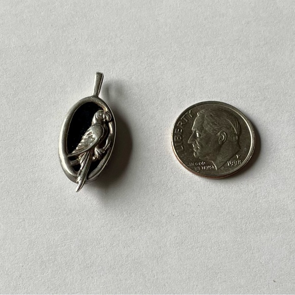 Vintage Sterling Silver and Black Onyx Parrot Pendant - Picture 4 of 7